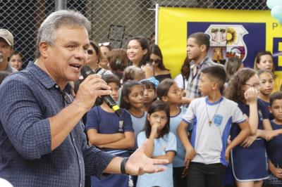 Comunidade do Benguí recebe escola reformada e climatizada
