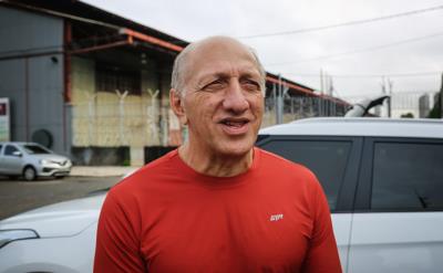 Caminhada em alusão ao Dia da Mulher reúne centenas de pessoas