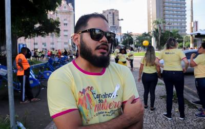 Caminhada em alusão ao Dia da Mulher reúne centenas de pessoas