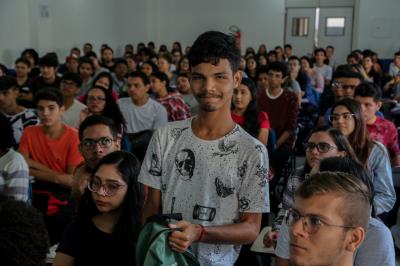 Alunos são recepcionados no Cursinho Pré-Vestibular Municipal