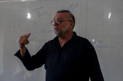 Alunos são recepcionados no Cursinho Pré-Vestibular Municipal