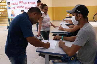 Semec entrega cerca de 80% dos kits de merenda escolar