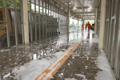 Estações e terminais do BRT são higienizados