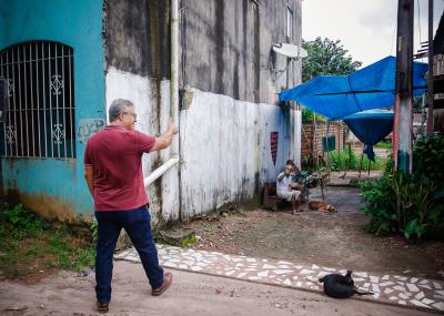 Obras de drenagem e pavimentação prosseguem em ritmo acelerado