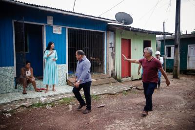 Obras de drenagem e pavimentação prosseguem em ritmo acelerado