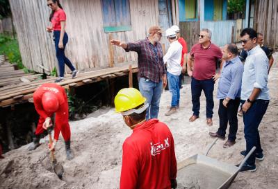 Obras de drenagem e pavimentação prosseguem em ritmo acelerado