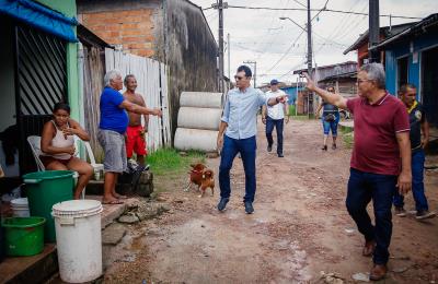 Obras de drenagem e pavimentação prosseguem em ritmo acelerado