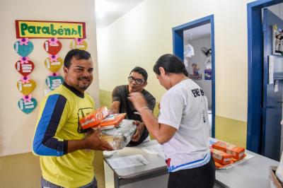Entrega dos kits das merendas escolares