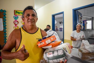 Entrega dos kits das merendas escolares