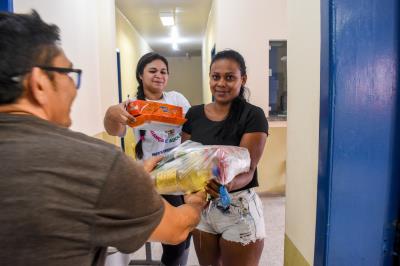 Entrega dos kits das merendas escolares