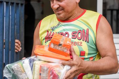 Entrega dos kits das merendas escolares