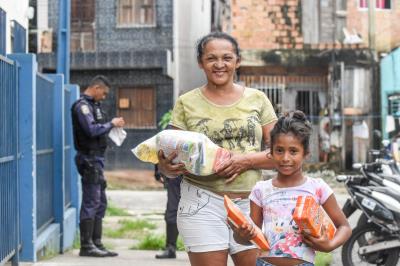 Entrega dos kits das merendas escolares