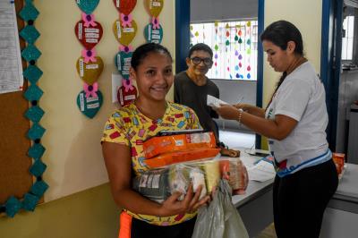 Entrega dos kits das merendas escolares