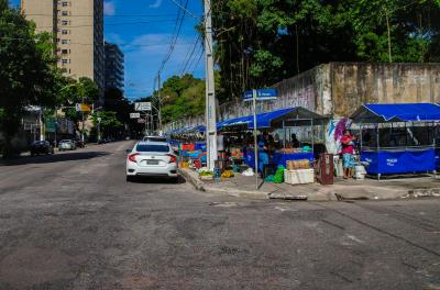 Feirantes de Batista Campos recebem 105 novas barracas da Prefeitura de Belém