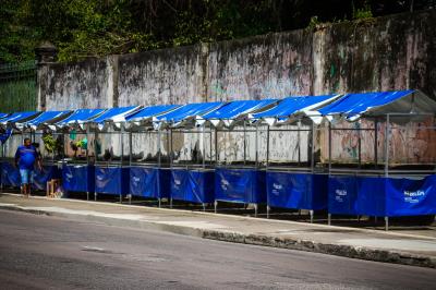 Feirantes de Batista Campos recebem 105 novas barracas da Prefeitura de Belém