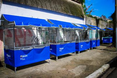 Feirantes de Batista Campos recebem 105 novas barracas da Prefeitura de Belém
