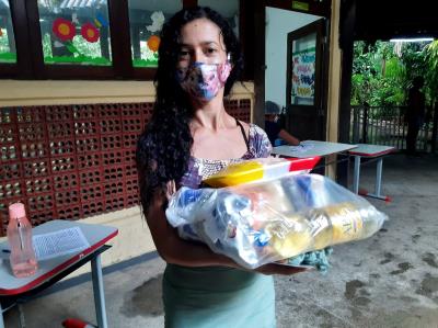 Distribuição do terceiro lote de kits merenda escolar iniciou pelo distrito de Outeiro