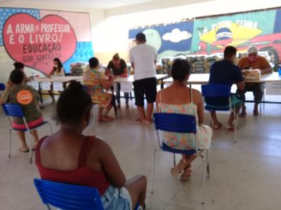 Kits de merenda escolar são distribuídos para alunos do distrito de Icoaraci