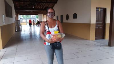 Kits de merenda escolar são distribuídos para alunos do distrito de Icoaraci
