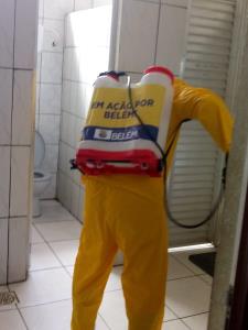 Prefeitura leva mutirão de desinfecção ao distrito de Mosqueiro