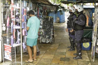 No terceiro dia de lockdown, estabelecimentos são fechados nos distritos e no centro de Belém