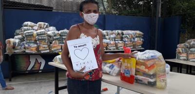 Prefeitura contempla mais quatro bairros com a distribuição dos kits de merenda escolar