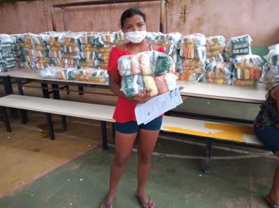 Prefeitura contempla mais quatro bairros com a distribuição dos kits de merenda escolar