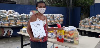 Prefeitura contempla mais quatro bairros com a distribuição dos kits de merenda escolar