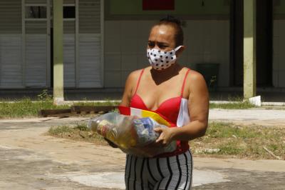 Mais de 30 mil alunos da rede municipal já receberam kits merenda do terceiro lote