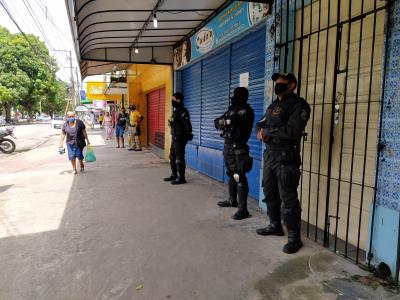 Prefeitura faz bloqueios e ordenamento no bairro da Pedreira
