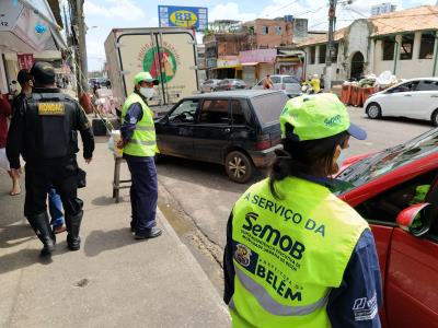 Prefeitura faz bloqueios e ordenamento no bairro da Pedreira