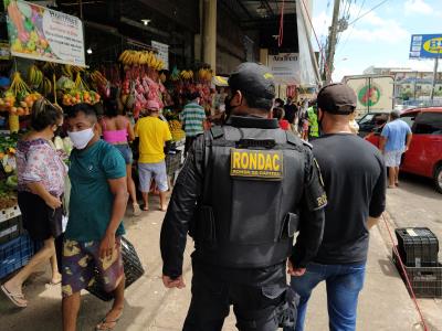 Prefeitura faz bloqueios e ordenamento no bairro da Pedreira