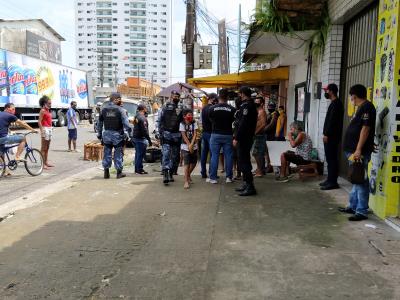 Prefeitura faz bloqueios e ordenamento no bairro da Pedreira