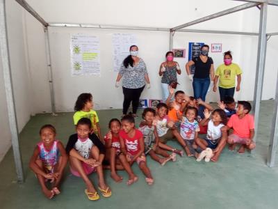 Prefeitura entrega kits merenda escolar para alunos da etnia Warao