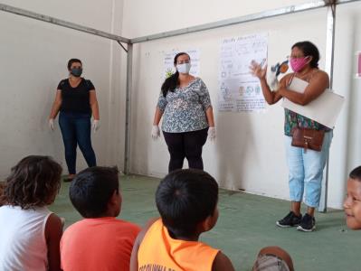 Prefeitura entrega kits merenda escolar para alunos da etnia Warao