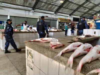 Feiras da Pratinha e Icoaraci são fiscalizadas por agentes de segurança