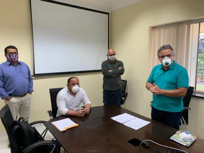 Ordens de serviço são assinadas durante a manhã desta segunda-feira