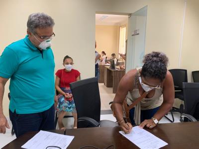 Ordens de serviço são assinadas durante a manhã desta segunda-feira
