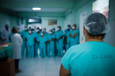 Enfermeiros e assistentes sociais do Hospital Dom Vicente Zico são homenageados