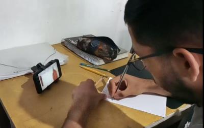 Cursinho Municipal se reinventa com videoaulas e transmissões ao vivo