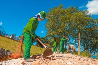 Prefeitura começa obra de recuperação do muro de contenção da orla de Icoaraci