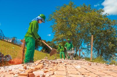 Prefeitura começa obra de recuperação do muro de contenção da orla de Icoaraci