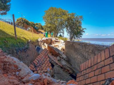 Prefeitura começa obra de recuperação do muro de contenção da orla de Icoaraci