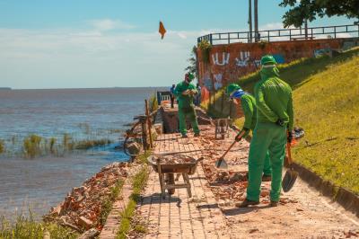 Prefeitura começa obra de recuperação do muro de contenção da orla de Icoaraci