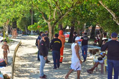 Fiscalização nas praias de Outeiro resulta em notificações e multas