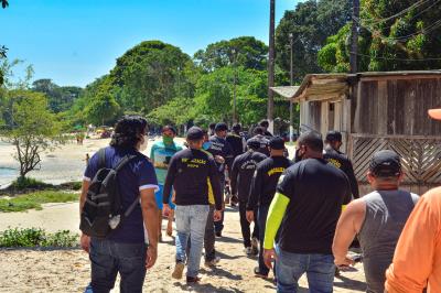 Fiscalização nas praias de Outeiro resulta em notificações e multas