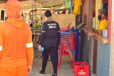 Fiscalização nas praias de Outeiro resulta em notificações e multas