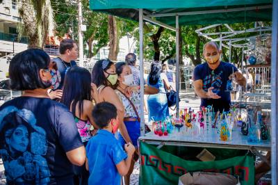 Feira de Artesanato retorna às atividades na Praça da República
