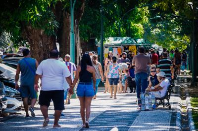 Feira de Artesanato retorna às atividades na Praça da República