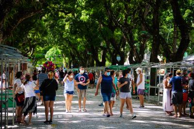 Feira de Artesanato retorna às atividades na Praça da República